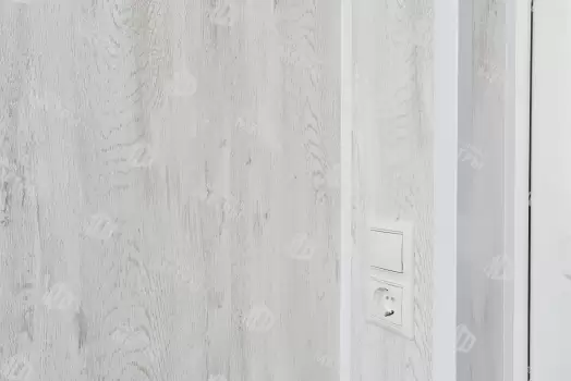 Отделка балкона МДФ панелями с эркерным остеклением Rehau Отделка балкона МДФ панелями с эркерным остеклением Rehau