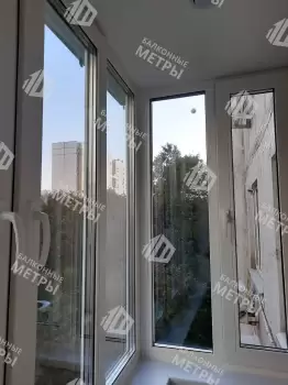 Отделка и остекление Г-образного балкона